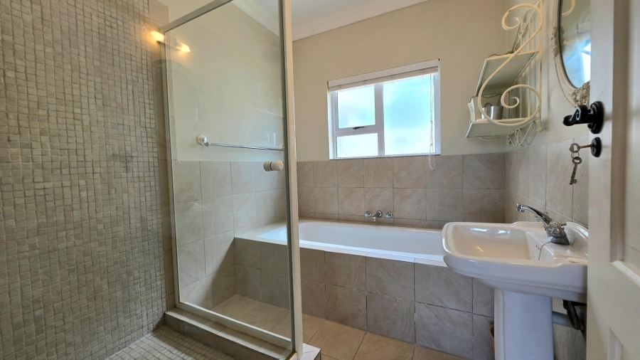 6 Bedroom Property for Sale in Franskraal Western Cape